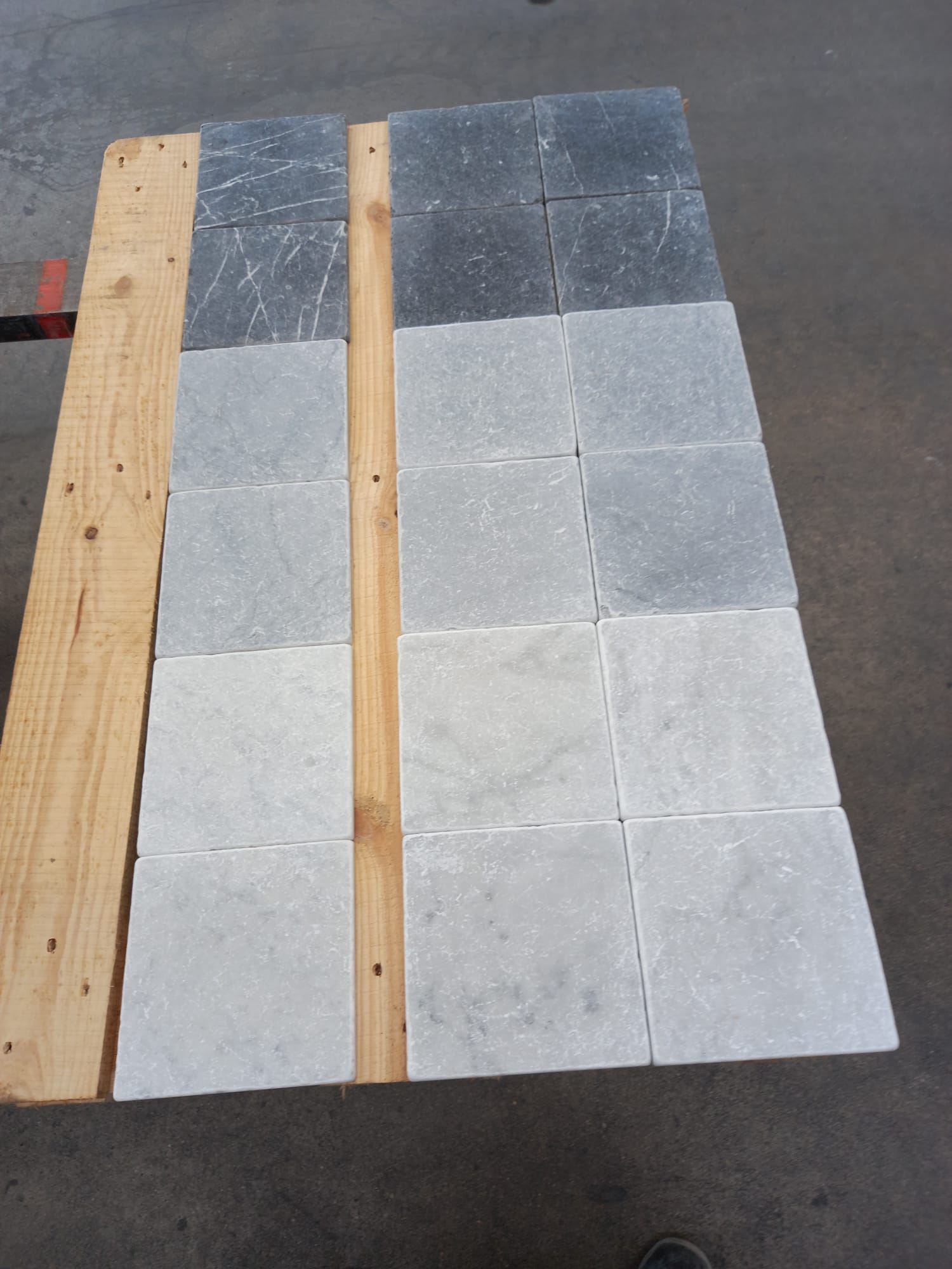 Senini Stone srl | BARDIGLIO E CARRARA 40X40 BURATTATO SP. 1 CM