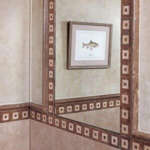Senini Stone srl | BOISERIE PATINATA CON DECORO INTARSIATO CRONO