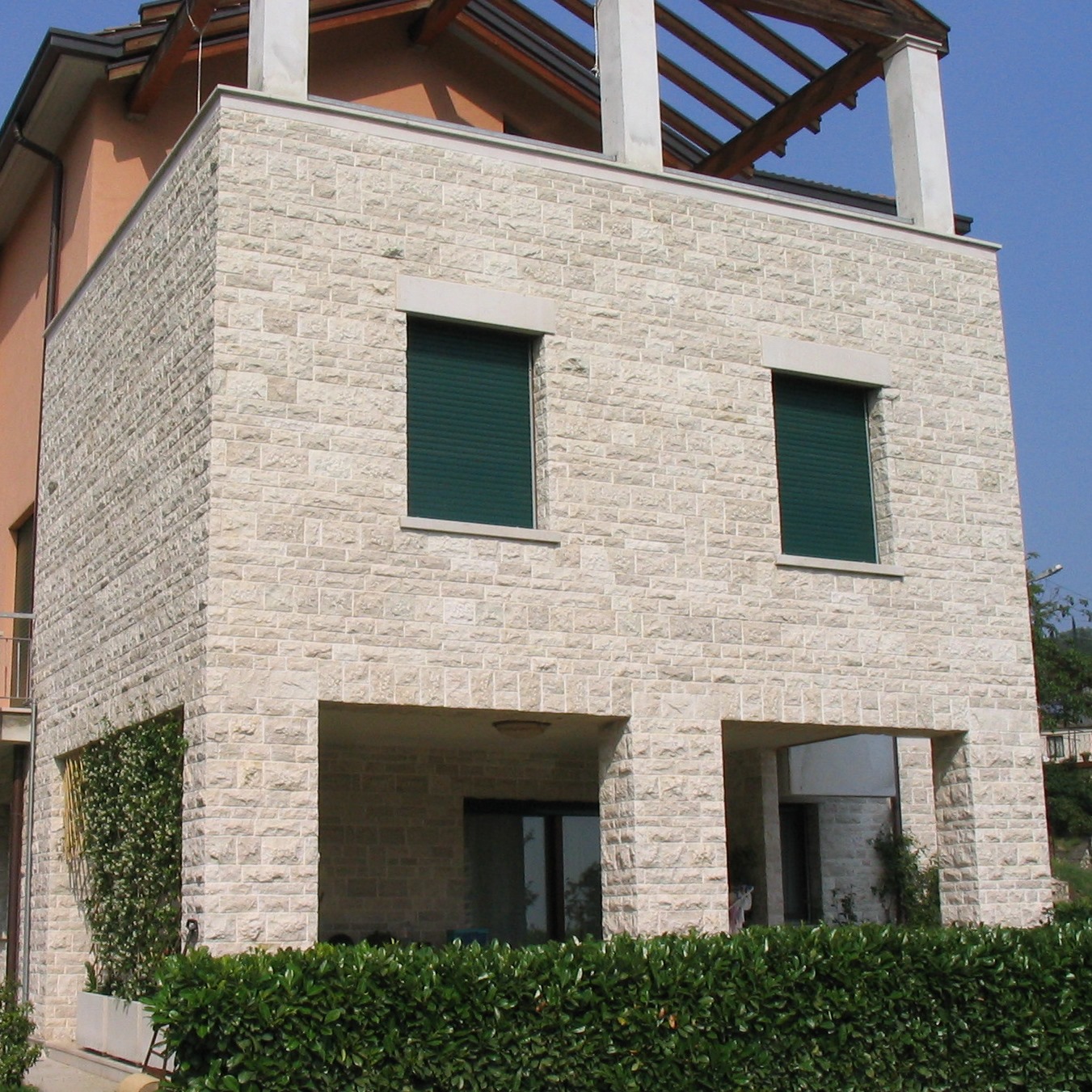 Senini Stone srl | BOTTICINO SPACCATELLO 8-12-20 SP. 3 CM LATI A SPACCO